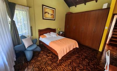 VENTA DE CASA EN CARCELEN 5 DORMITORIOS