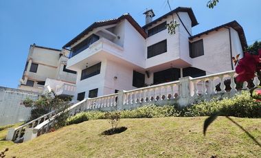 VENTA DE CASA EN CARCELEN 5 DORMITORIOS