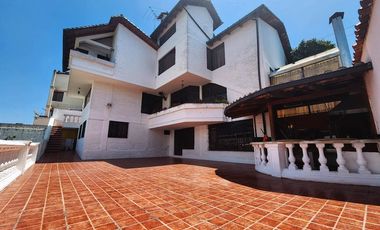 VENTA DE CASA EN CARCELEN 5 DORMITORIOS
