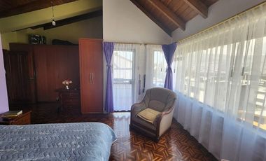 VENTA DE CASA EN CARCELEN 5 DORMITORIOS