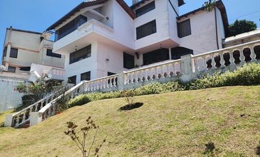 VENTA DE CASA EN CARCELEN 5 DORMITORIOS