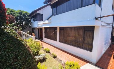 VENTA DE CASA EN CARCELEN 5 DORMITORIOS