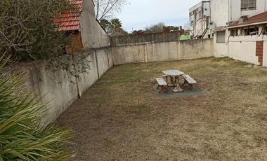 CASA PH SOBRE CALLE 8 - CON AMPLIO TERRENO