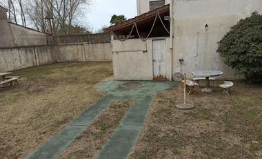 CASA PH SOBRE CALLE 8 - CON AMPLIO TERRENO