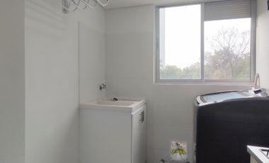 apartamento en arriendo en prados del este. Cod A28446