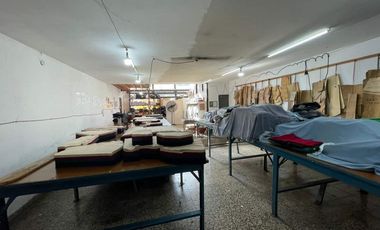 Venta en Block-Local + Casa 3amb