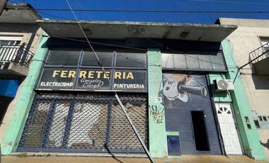 Venta en Block-Local + Casa 3amb