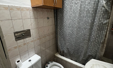 Venta en Block-Local + Casa 3amb