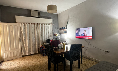Venta en Block-Local + Casa 3amb