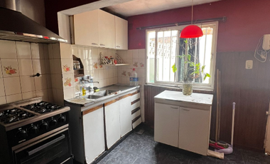 Venta en Block-Local + Casa 3amb