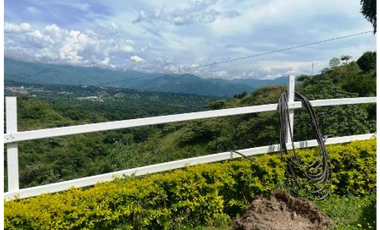 Casa finca con pesebreras en Sopetran   5 minutos de la via principal