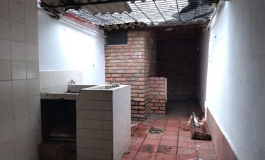 casa en venta en barrio blanco. Cod V8913