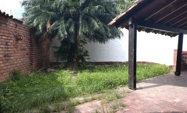 casa en venta en barrio blanco. Cod V8913