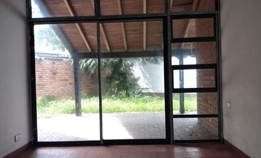 casa en venta en barrio blanco. Cod V8913