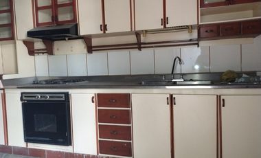 casa en venta en barrio blanco. Cod V8913