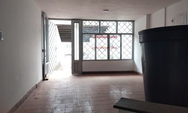 casa en venta en barrio blanco. Cod V8913
