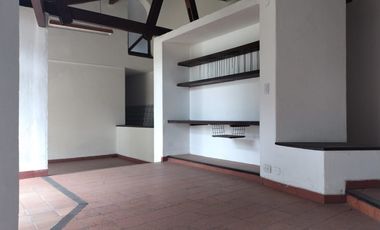 casa en venta en barrio blanco. Cod V8913