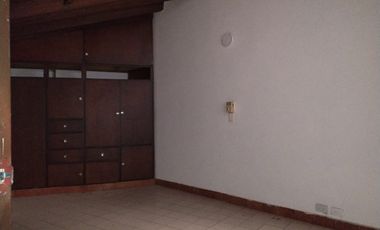 casa en venta en barrio blanco. Cod V8913