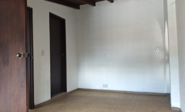 casa en venta en barrio blanco. Cod V8913