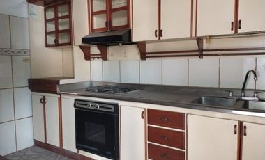 casa en venta en barrio blanco. Cod V8913