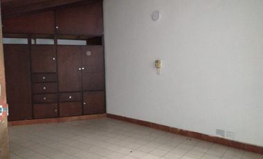 casa en venta en barrio blanco. Cod V8913