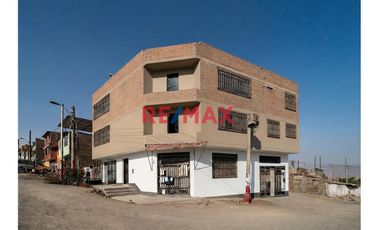 Se Vende Una Amplia Casa De 3 Pisos  En Esquina Con 3 Locales Comerciales En Primer Piso