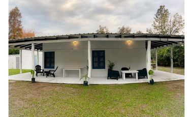 Chalet con piscina y quincho en Chacras de Benitez!