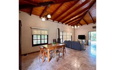 Chalet con piscina y quincho en Chacras de Benitez!