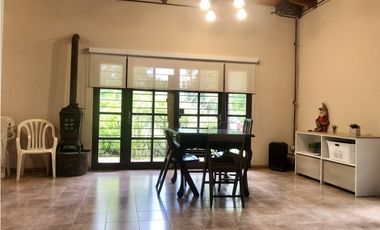 Chalet con piscina y quincho en Chacras de Benitez!