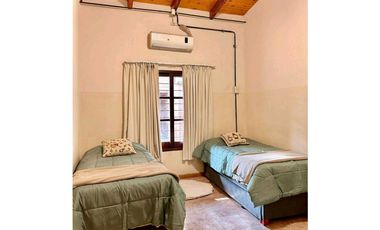 Chalet con piscina y quincho en Chacras de Benitez!