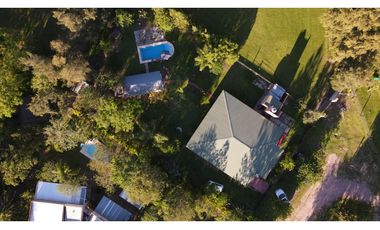 Chalet con piscina y quincho en Chacras de Benitez!