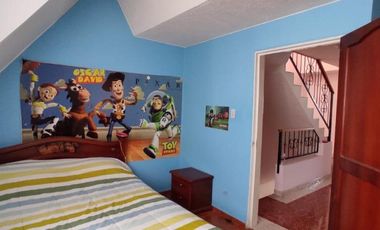 casa en venta en villa universitaria. Cod V214