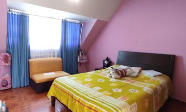 casa en venta en villa universitaria. Cod V214