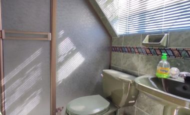 casa en venta en villa universitaria. Cod V214