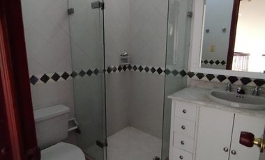 casa en arriendo/venta en barrio el rosal. Cod A2479