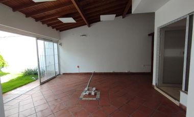 casa en arriendo/venta en barrio el rosal. Cod A2479
