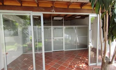 casa en arriendo/venta en barrio el rosal. Cod A2479