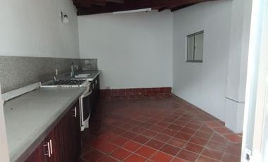 casa en arriendo/venta en barrio el rosal. Cod A2479
