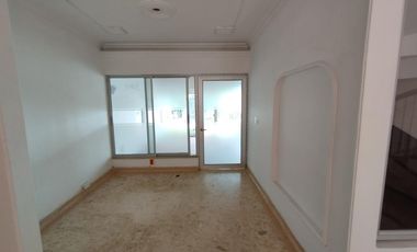 casa en arriendo/venta en barrio el rosal. Cod A2479