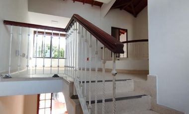 casa en arriendo/venta en barrio el rosal. Cod A2479