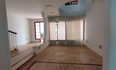 casa en arriendo/venta en barrio el rosal. Cod A2479