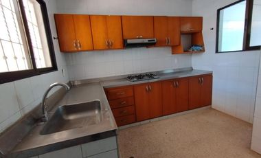 casa en arriendo/venta en barrio el rosal. Cod A2479