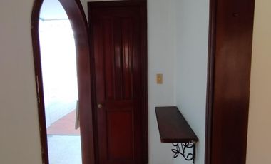 casa en arriendo/venta en barrio el rosal. Cod A2479