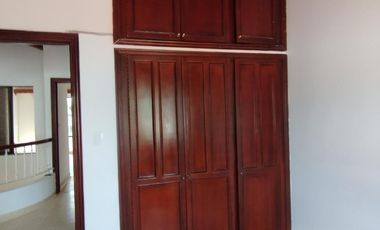 casa en arriendo/venta en barrio el rosal. Cod A2479