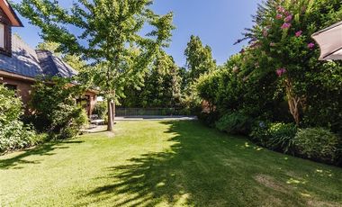 Exquisita casa impecable 6 dorm. en Golf de Manquehue