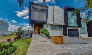 Casa de Lujo en Venta en Rinconada Del Bosque Zapopan