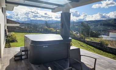 Casa de Venta – Challuabamba  4 dormitorios máster 4 garajes, áres verdes