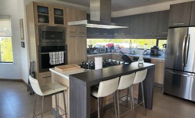 Casa de Venta – Challuabamba  4 dormitorios máster 4 garajes, áres verdes