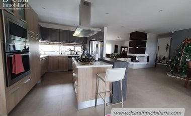 Casa de Venta – Challuabamba  4 dormitorios máster 4 garajes, áres verdes