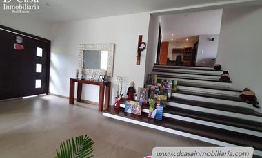 Casa de Venta – Challuabamba  4 dormitorios máster 4 garajes, áres verdes